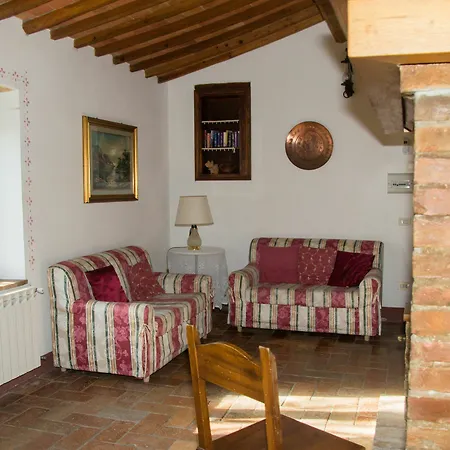 Farm stay La Canonica San Giovanni d'Asso